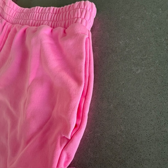 Women's Gap Neon Pink Sweatshirt Shorts Large L EUC - Picture 3 of 6